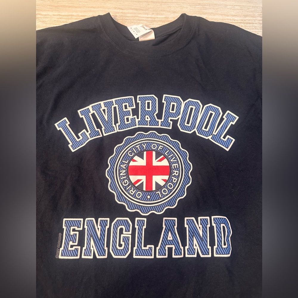 NWOT Men’s Liverpool, England T-shirt
Size M